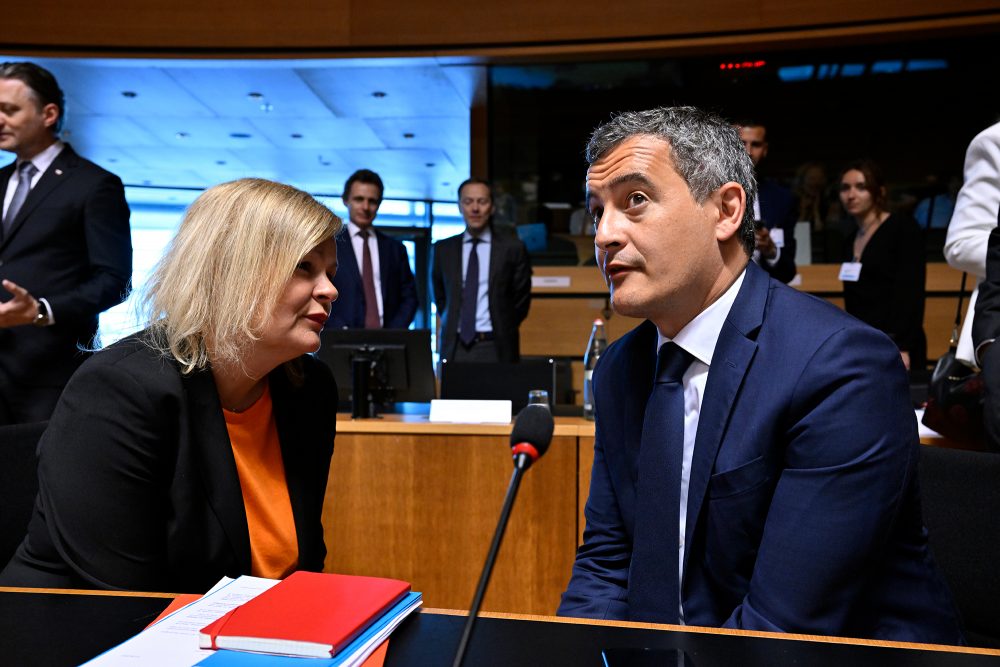 Die Innenminister Nancy Faeser (Deutschland) und Gérald Darmanin (Frankreich) beim Treffen in Luxemburg am Donnerstag (Bild: John Thys/Belga)