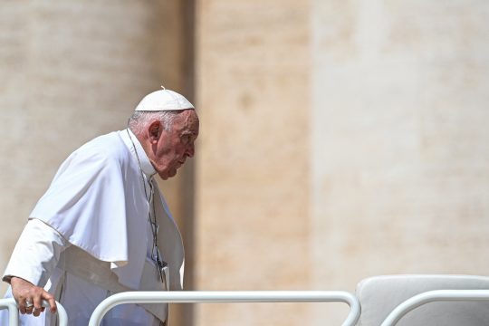 Papst Franziskus bei der Generalaudienz auf dem Petersplatz am Mittwochmorgen (Bild: Andreas Solaro/AFP)