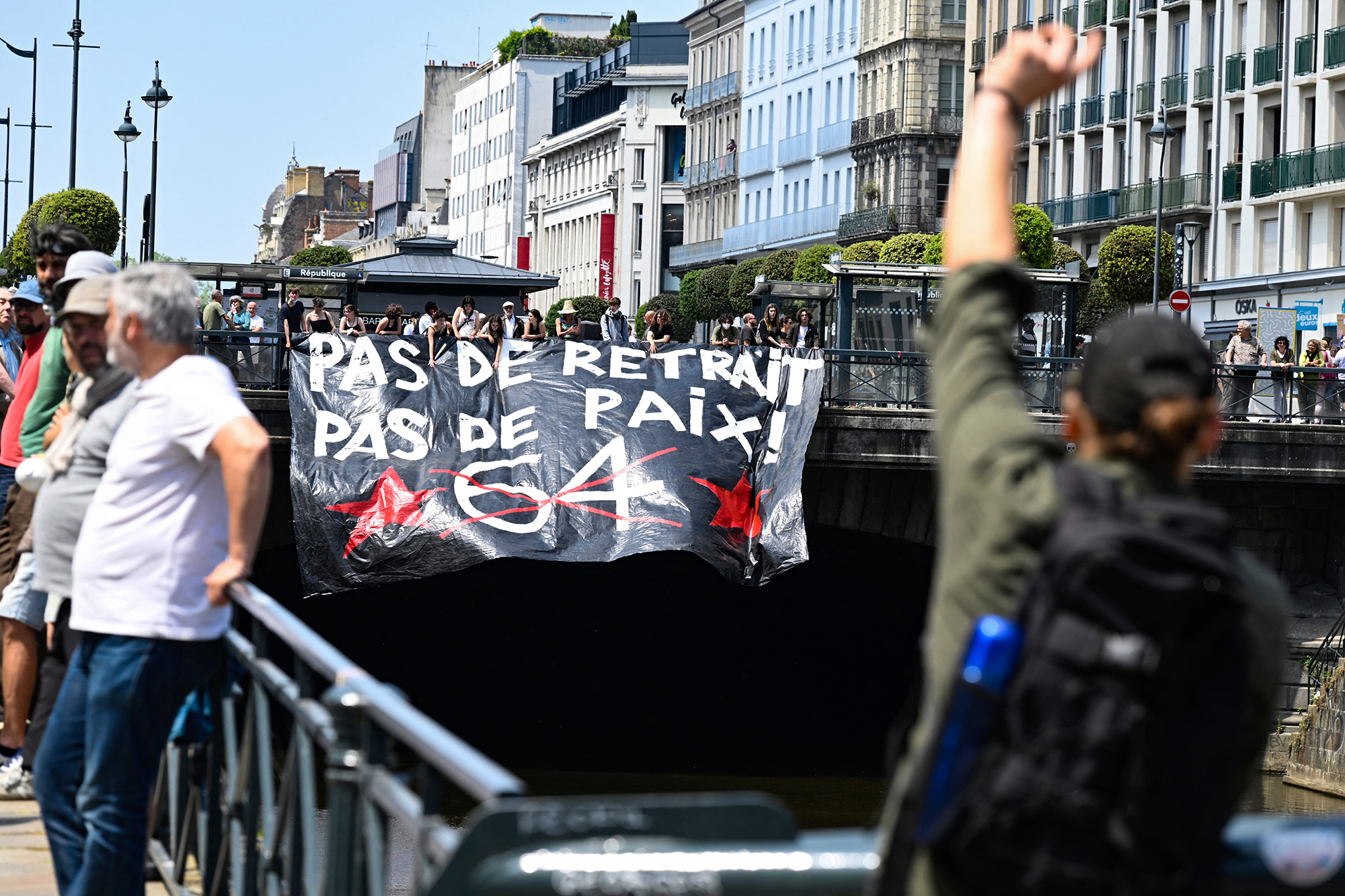 Protest gegen die Rentenreform in Rennes (Bild: Damien Meyer/AFP)