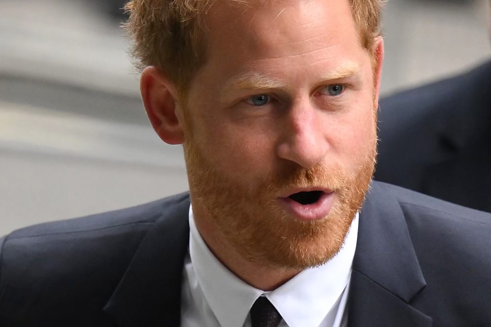 Prinz Harry bei seiner Ankunft am Royal Courts of Justice in London (Bild: Daniel Leal/AFP)