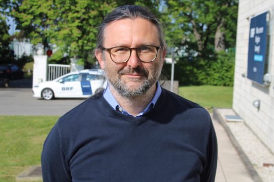 BRF-Redakteur Manuel Zimmermann (Bild: Jean-Marc Vanheren/BRF)