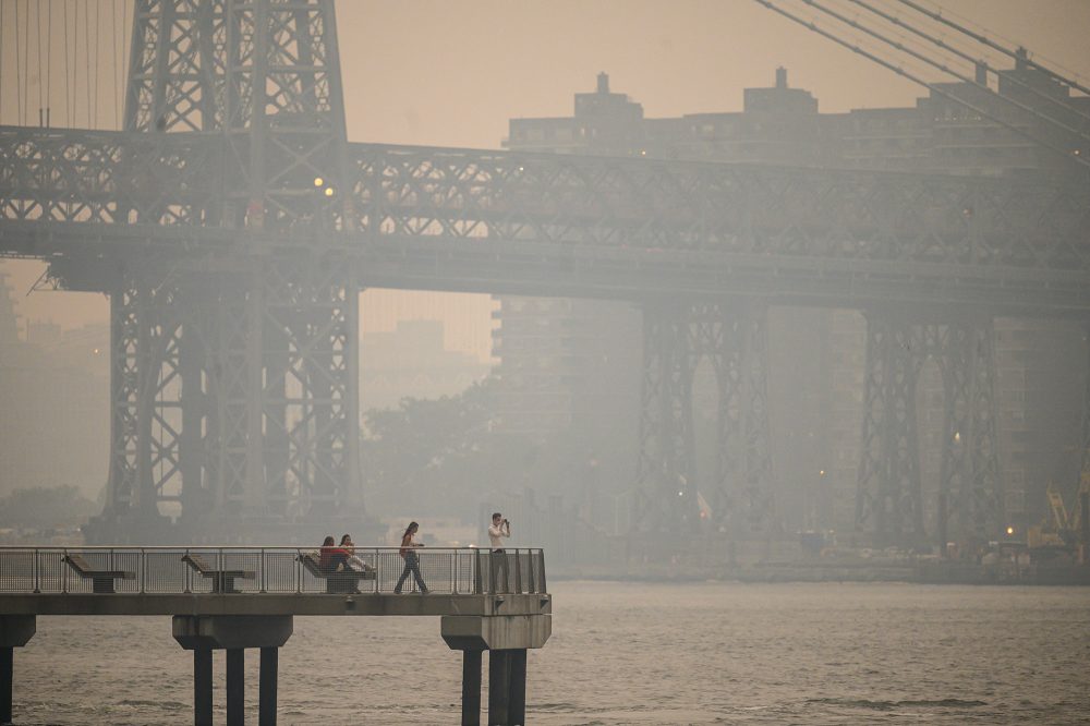 Rauch von Waldbränden in Kanada hüllt New York ein (Bild: Ed Jones/AFP)