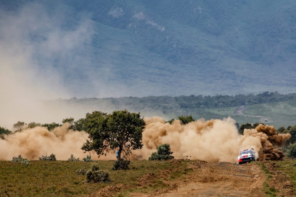 Sébastien Ogier/Vincent Landais bei der Safari-Rallye Kenia (Bild: Toyota Gazoo Racing WRT)