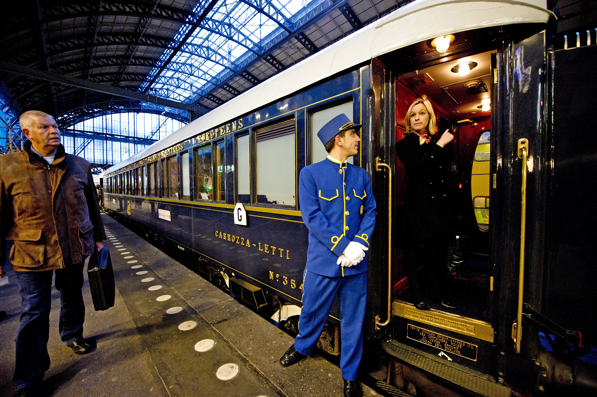 Der Orient-Express am Hauptbahnhof von Amsterdam (Bild: Robin Utrecht/EPA)