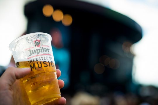 Plastikbecher (Bild: Jasper Jacobs/Belga)