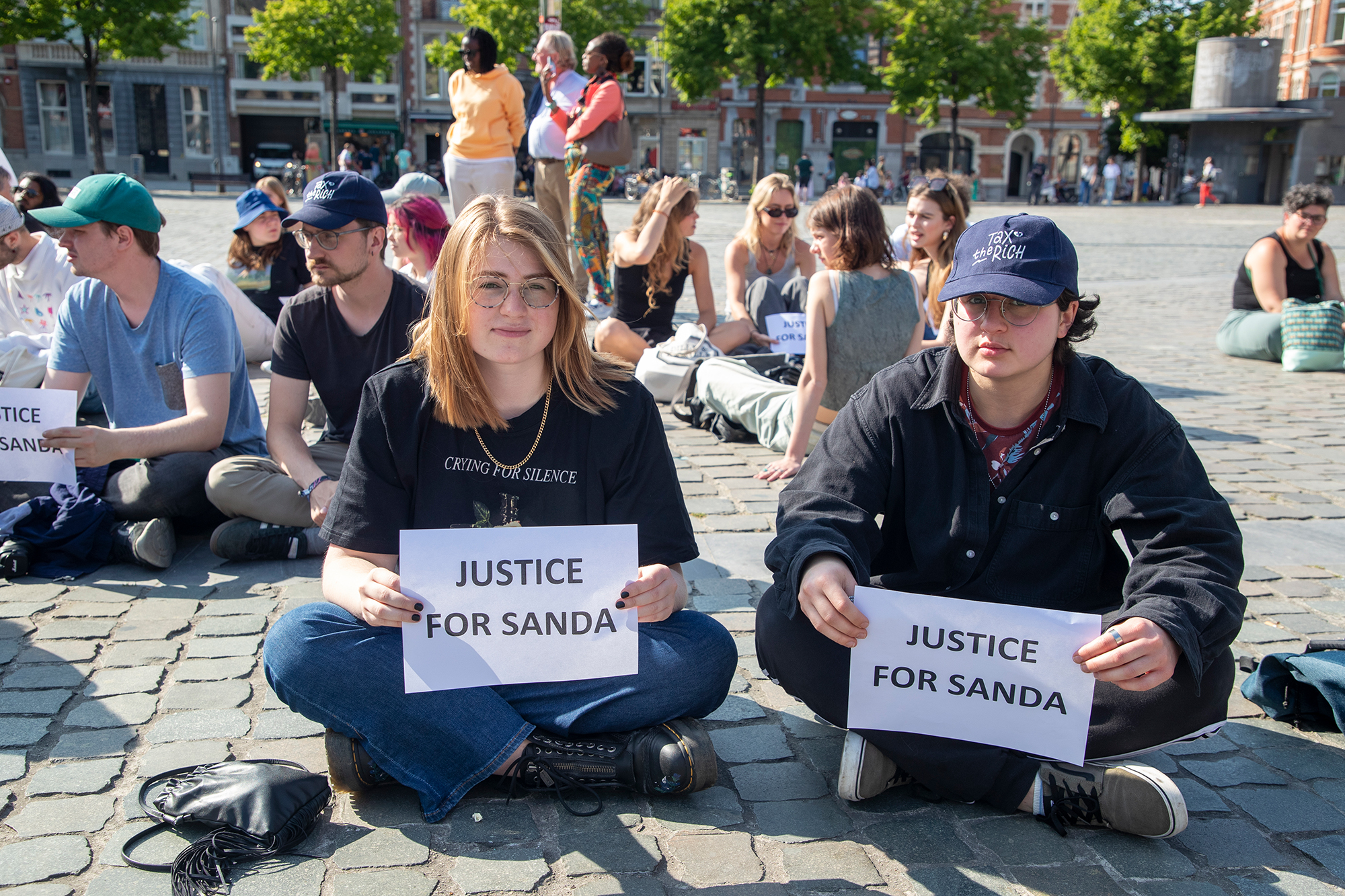 Stiller Protest nach dem Urteil gegen die Reuzegom-Studenten am 27. Mai in Löwen (Bild: Nicolas Maeterlinck/Belga)