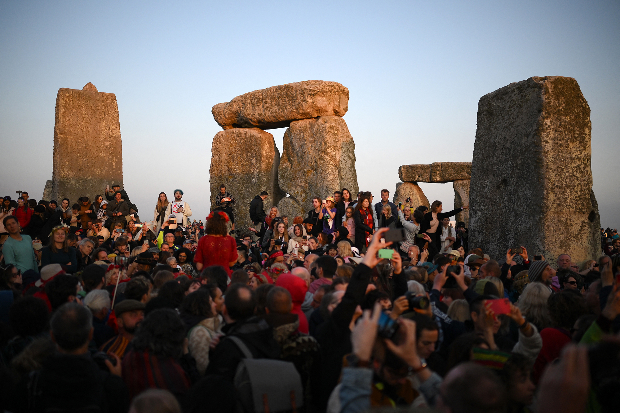 Sommersonnenwende am steinzeitlichen Monument Stonehenge (Bild: Daniel Leal/AFP)