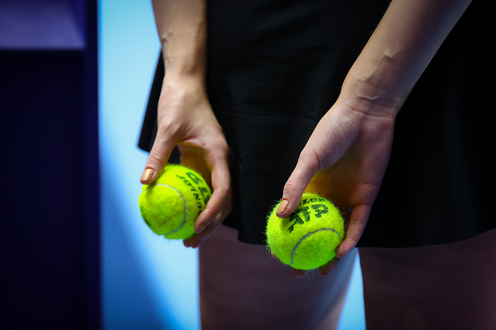 Tennisbälle n Händen (Bild: David Pintens/Belga)