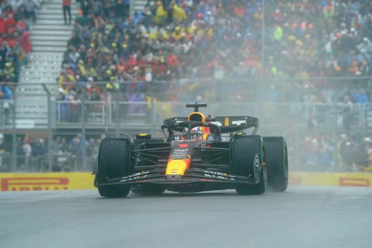 Max Verstappen holt sich die Kanada-Pole (Bild: Timothy A. Clary/AFP)