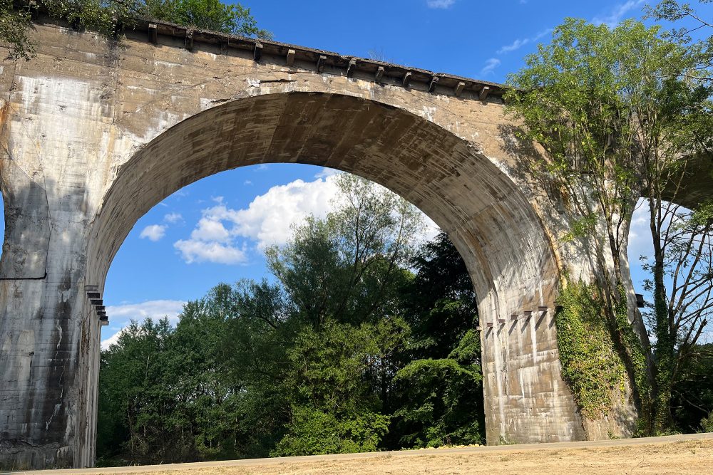 Am Viadukt in Born entsteht eine Kletterwand (Bild: Robin Emonts/BRF)