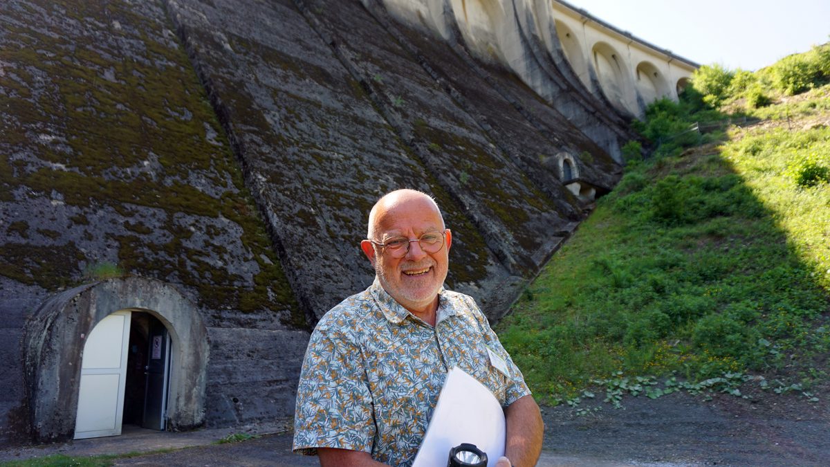  Bernd Derichs, Gästebetreuer an der Staumauer (Bild: Dogan Malicki/BRF)  