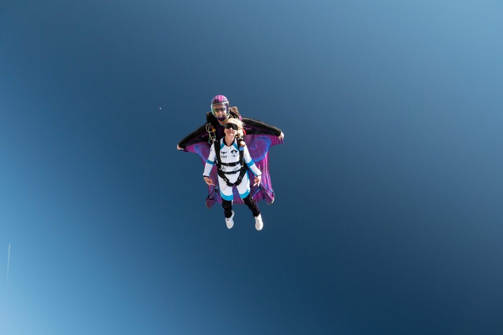 Wingsuit-Tandemsprung - jetzt möglich in Spa! (Bild: Skydive Spa)