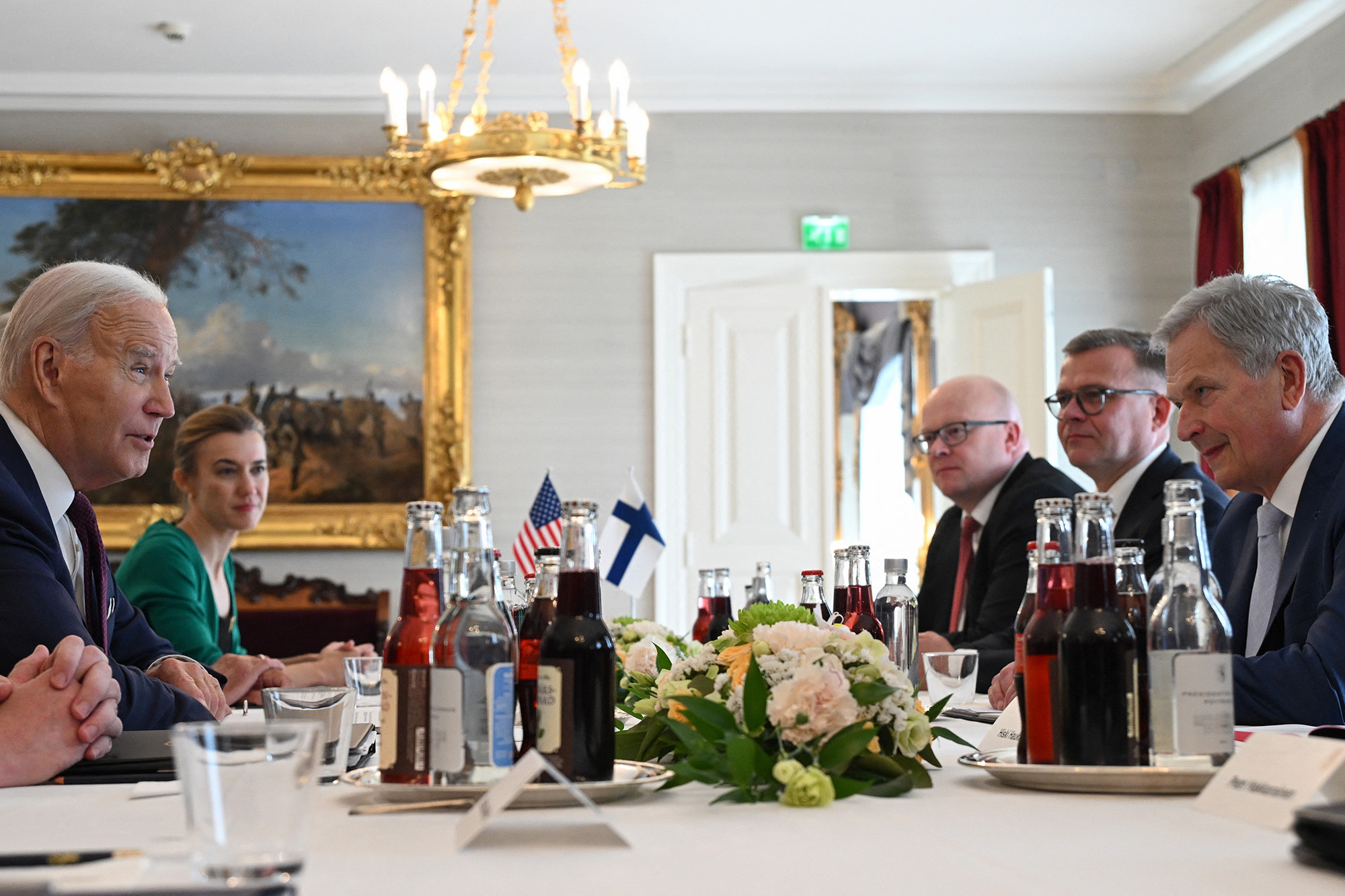 US-Präsident Joe Biden und Finnlands Präsident Sauli Niinistö in Helsinki (Bild: Andrew Cabbalero-Reynolds/AFP)