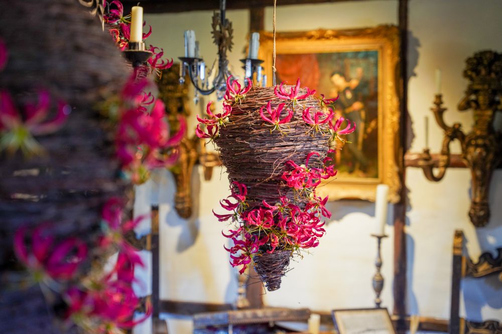 "Castel Flora": Blumenausstellung auf Burg Reinhardstein (Bild: Marvin Broich)