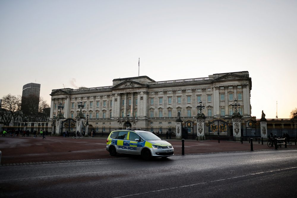 Polizeiauto vor dem Buckingham Palace (Archivbild: Tolga Akmen/AFP)