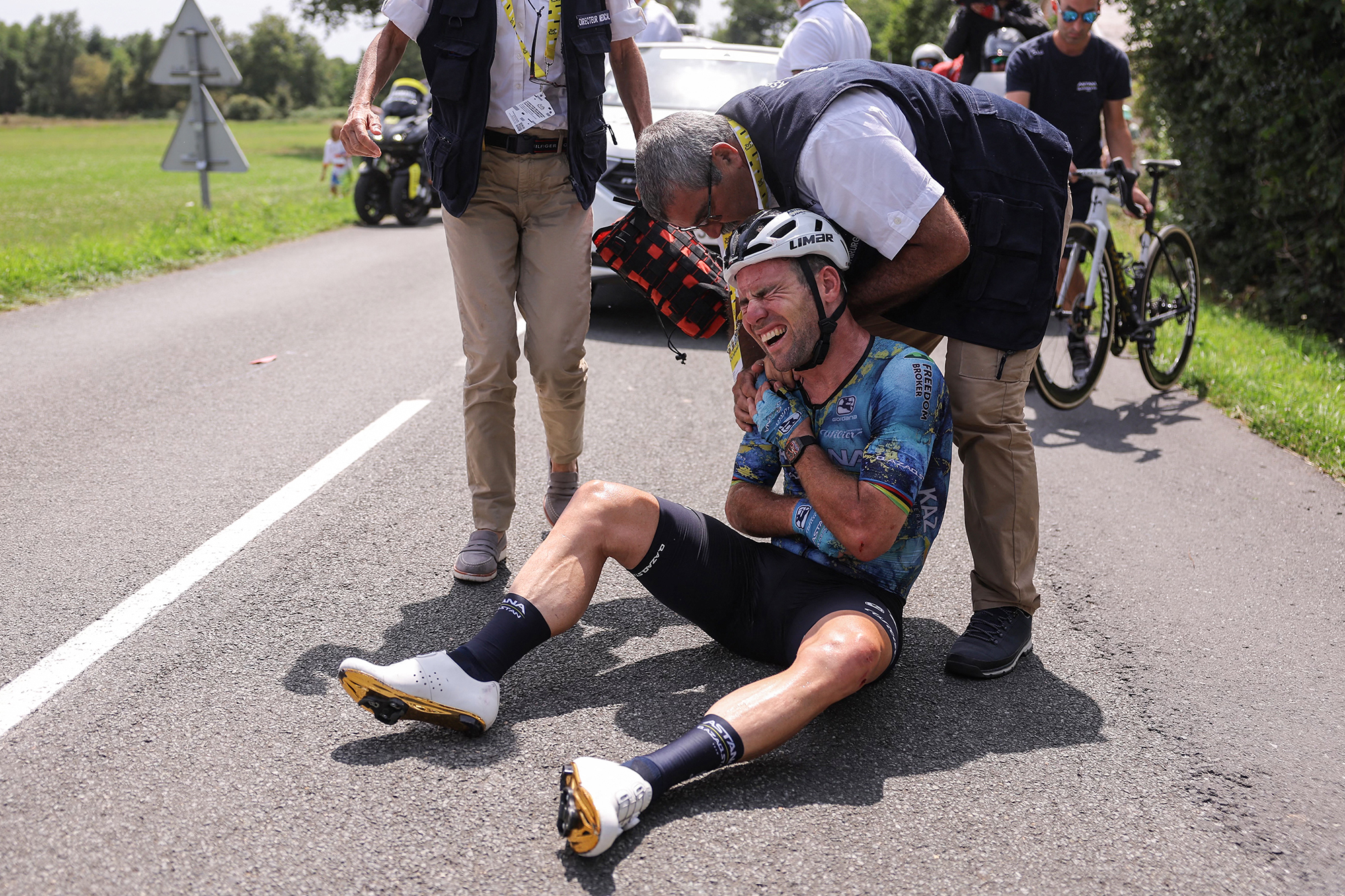 Mark Cavendish nach seinem Sturz auf der achten Tour-Etappe (Bild: Thomas Samson/AFP)