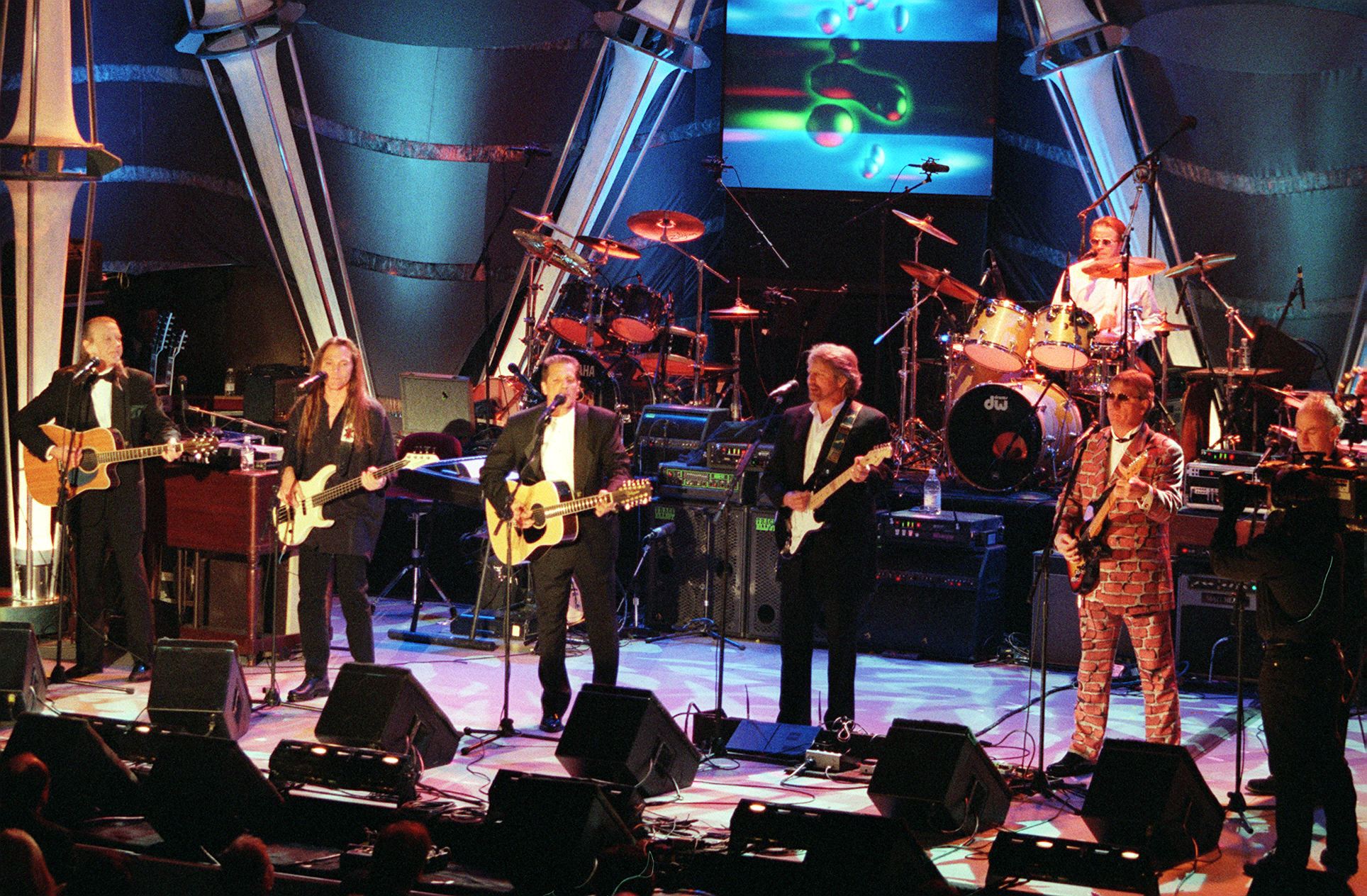 Die Eagles 1998 in New York: Randy Meisner, Timothy Schmit, Glenn Frey, Don Felder, Joe Walsh, Don Henley und Bernie Leadon (Bild: Timothy A. Clary/AFP)