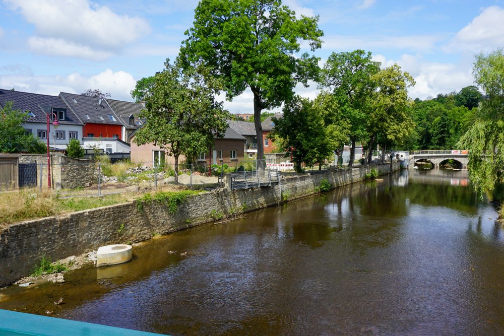 Eupener Unterstadt zwei Jahre nach der Flut (Bild: Dogan Malicki/BRF)