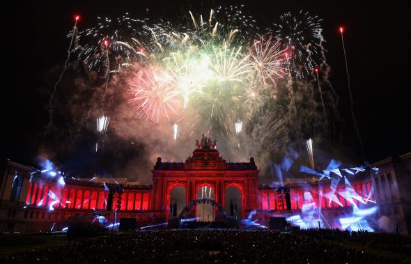 Lasershow und Feuerwerk zum Abschluss von "Happy Belgium" (Bild: Nicolas Maeterlinck/Belga)