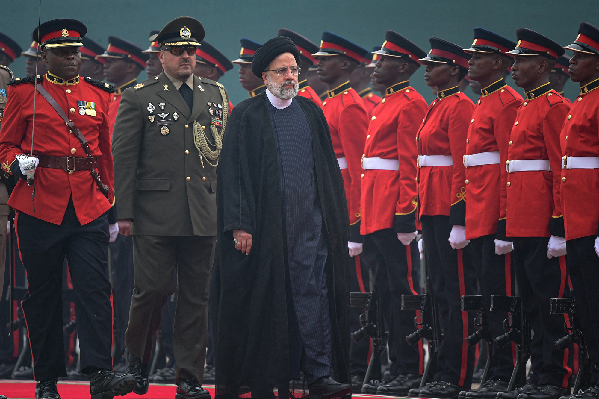 Der iranische Präsident Ebrahim Raisi auf Staatsbesuch in Kenia (Bild: Simon Maina/AFP)