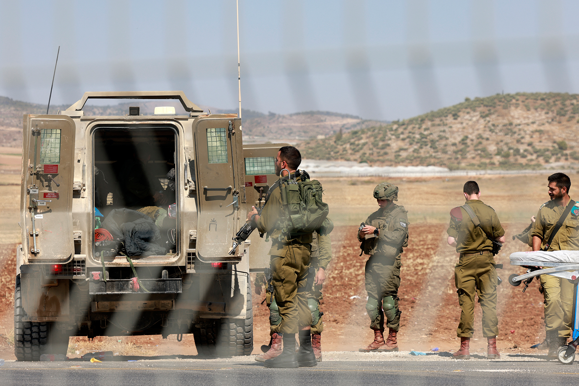 Israelische Soldaten bei Dschenin (Bild: Menahem Kahana/AFP)