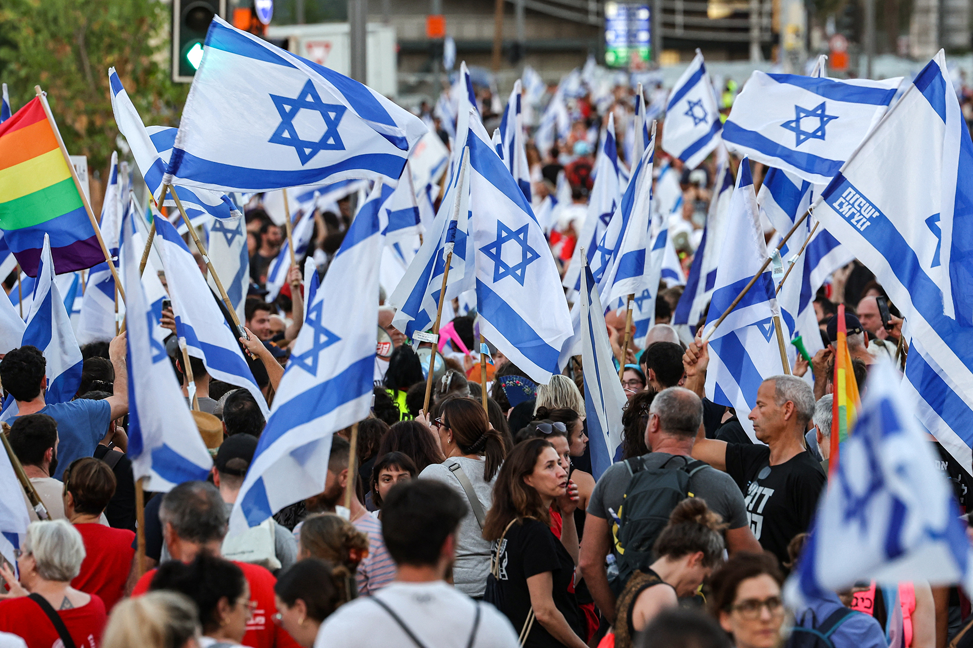 Protestkundgebung gegen den Justizreformplan der israelischen Regierung in Tel Aviv am 24. Juli (Bild: Jack Guez/AFP)