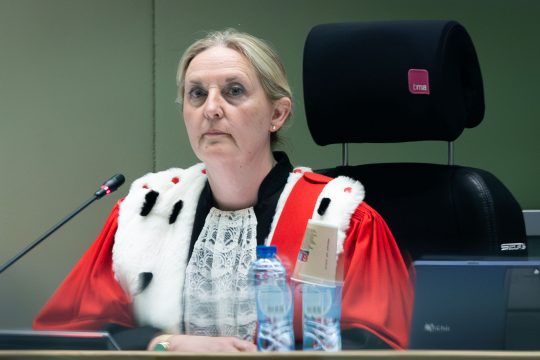 Brüsseler Terrorprozess: Die vorsitzende Richterin bei der Verlesung des Urteils