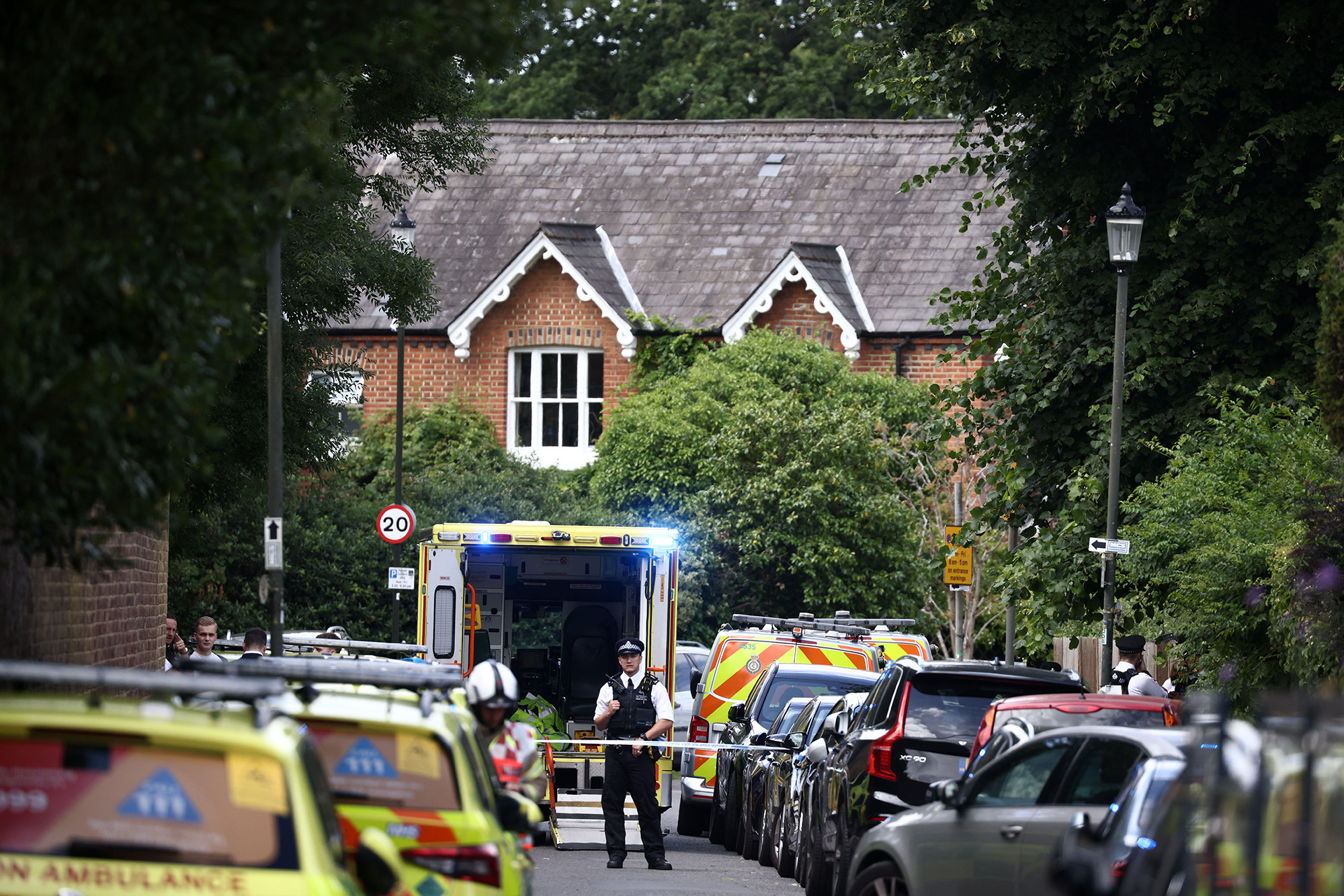 Unglück mit Auto an Londoner Schule (Bild: Henry Nicholls/AFP)