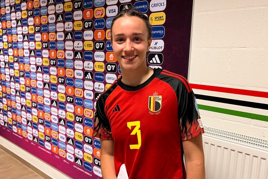 Loredana Humartus nach dem ersten EM-Spiel gegen die Niederlande (Bild: Robin Emonts/BRF)