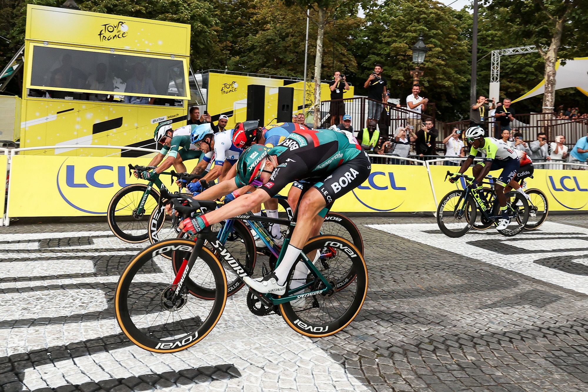 Jordi Meeus gewinnt die letzte Etappe der Tour de France (Bild: David Pintens/Belga)