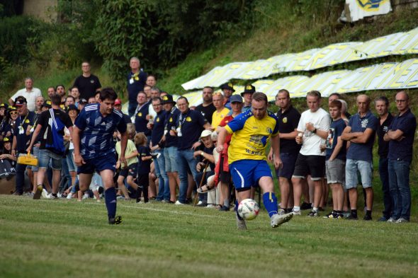 Pokalfinale zwischen Jrashoppers Schönberg und FC Medell (Bild: Stephan Pesch/BRF)