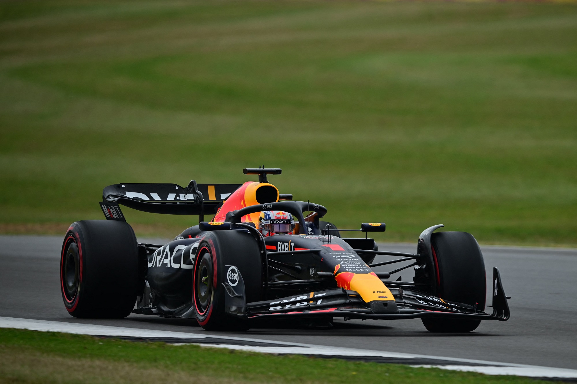 Max Verstappen schnappte sich auch in Silverstone die Pole Position (Bild: Ben Stansall/AFP)