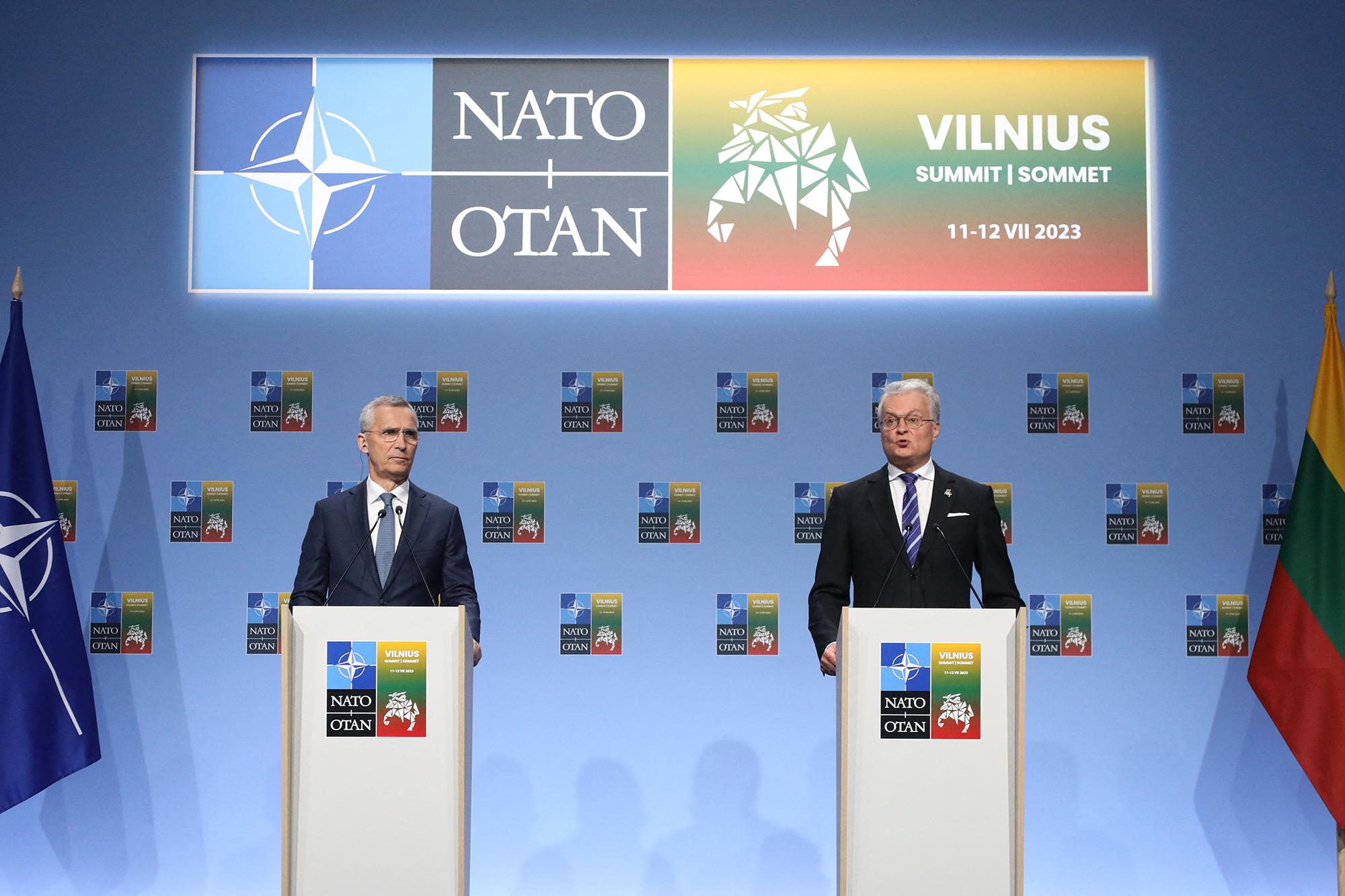 Nato-Generalsekretär Jens Stoltenberg mit Litauens Präsident Gitanas Nauseda (Bild: Petras Malukas/AFP)