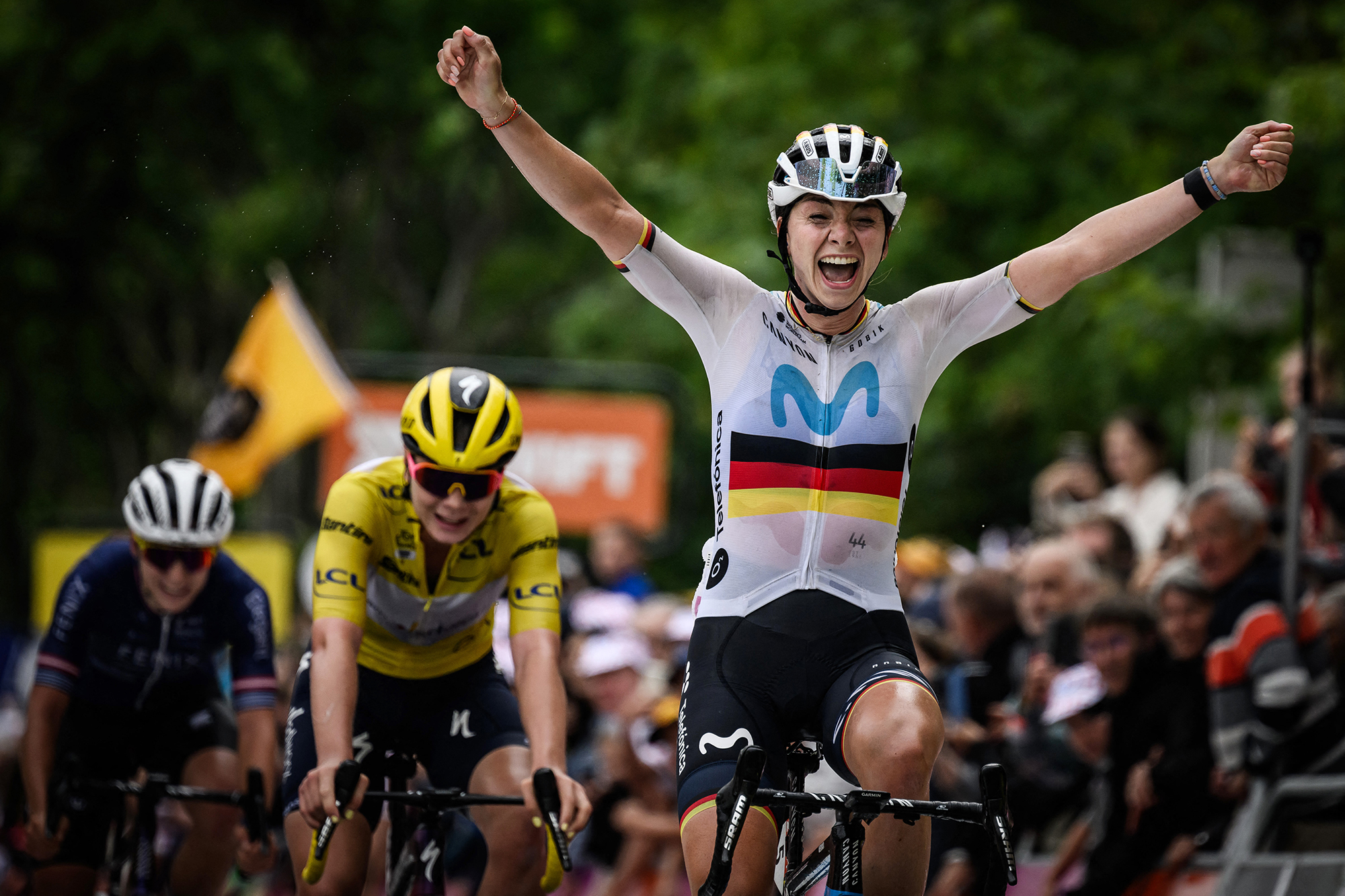 Liane Lippert holt sich den Sieg auf der zweiten Etappe der Tour de France Femmes (Bild: Jeff Pachoud/AFP)