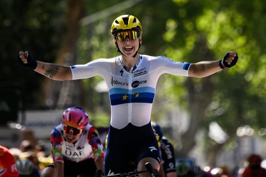 Die Niederländerin Lorena Wiebes gewinnt die dritte Etappe der Tour de France Femmes 2023 (Bild: Jeff Pachoud/AFP)