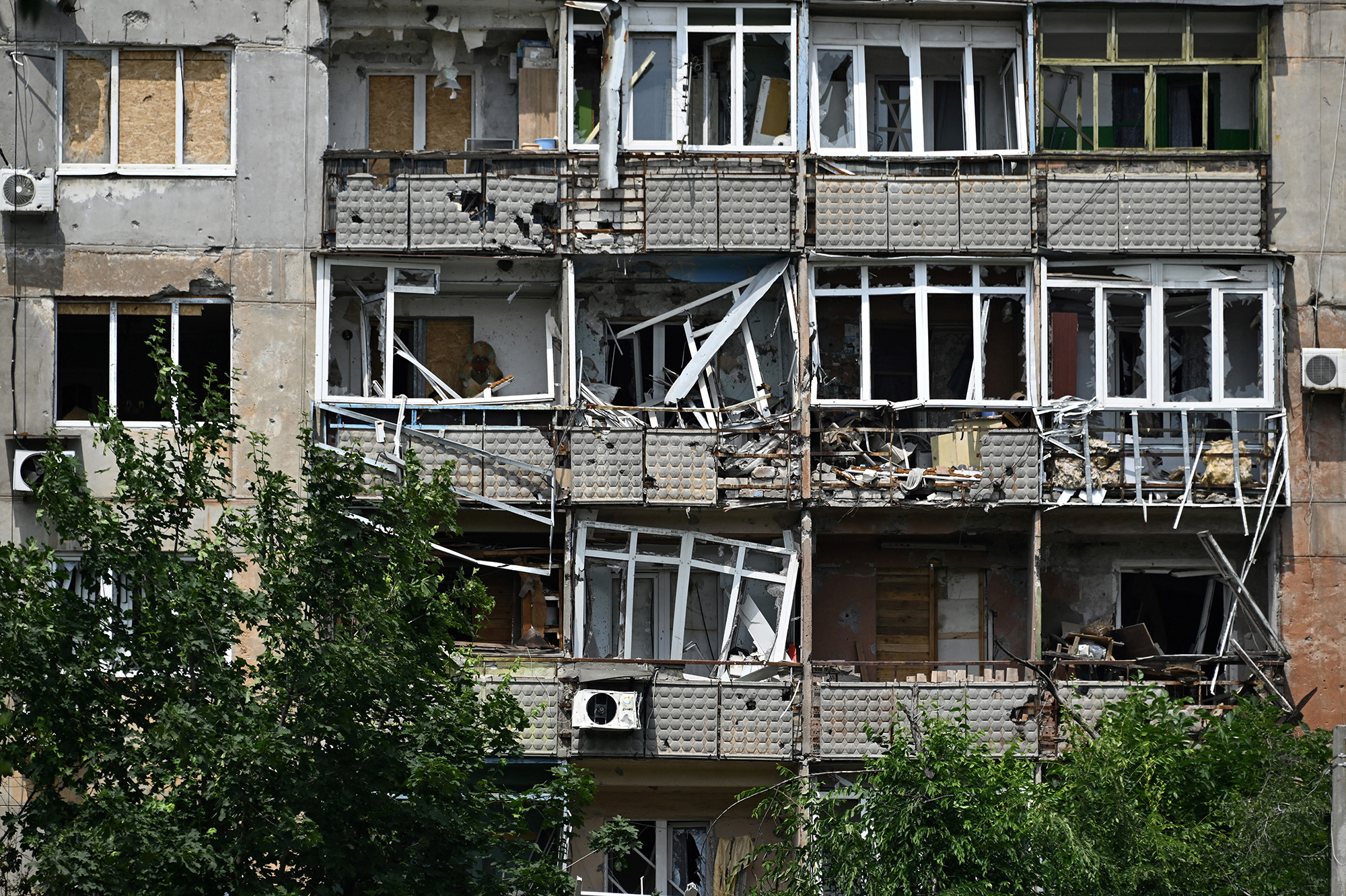 Zerstörte Wohnhäuser in der Kleinstadt Awdijiwka in der Region Donezk (Bild: Genya Savilov/AFP)