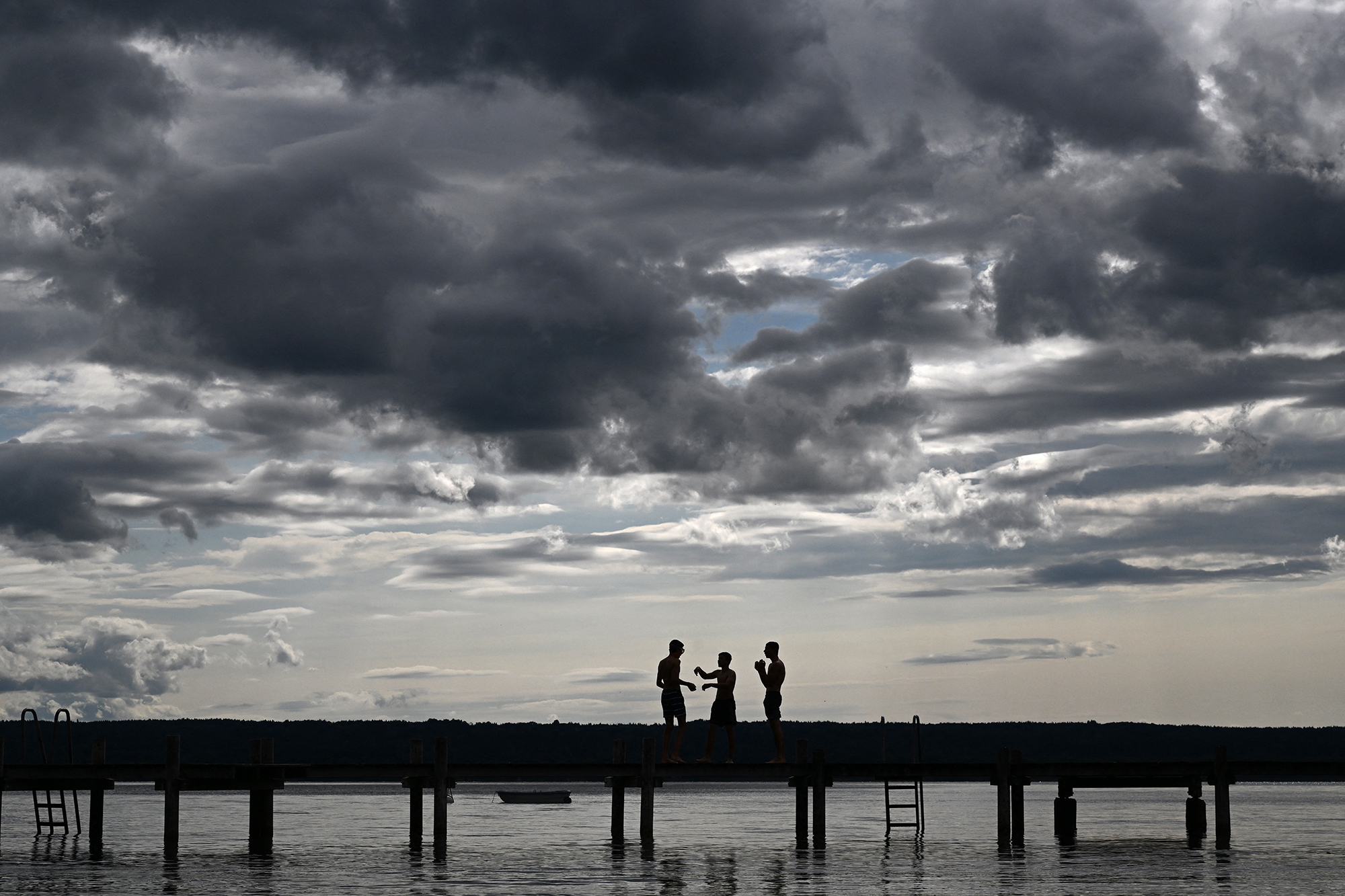 Dunkle Wolken über dem Ammersee