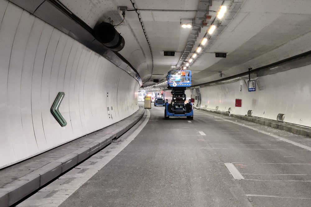 Arbeiten im Tunnel von Cointe in Lüttich am 22. August (Bild: Merlin Brohez/Belga)