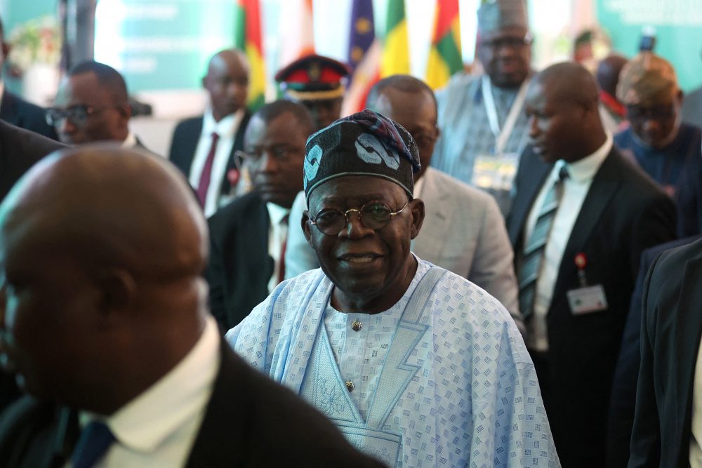 Nigerias Präsident Bola Ahmed Tinubu beim Treffen der Ecowas (Bild: Kola Sulaimon/AFP)