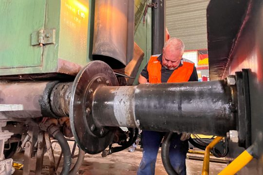 Eisenbahnfreunde Grenzland am alten Bahnhof von Raeren (Bild: Robin Emonts/BRF)