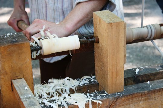 Schreiner bei der Arbeit