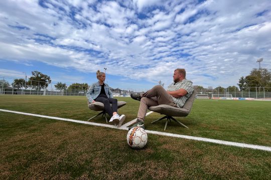 Kathy Hendrich im Interview mit Christophe Ramjoie (Bild: Robin Emonts/BRF)