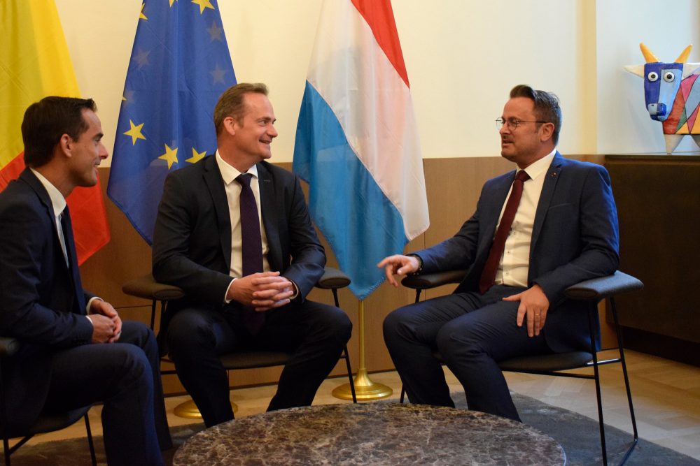 Arbeitstreffen von Oliver Paasch bei Luxemburgs Premier Xavier Bettel, hier mit dem luxemburgischen Minister Max Hahn (Bild: Stephan Pesch/BRF)