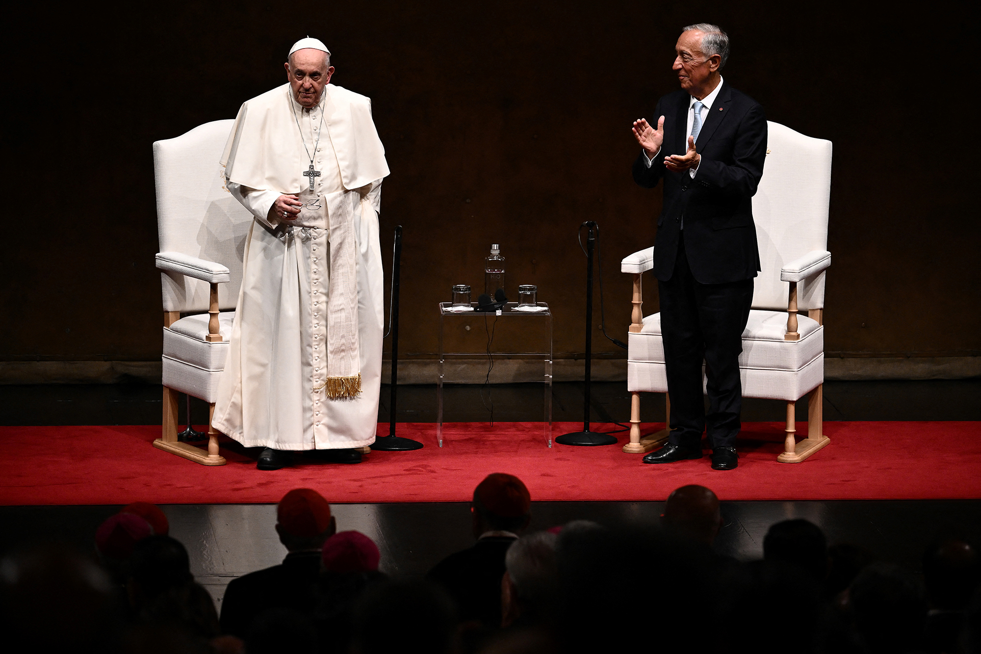 Papst Franziskus und der portugiesische Staatspräsident Marcelo Rebelo de Sousa (Bild: Marco Bertorello/AFP)