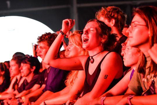 Beste Stimmung beim Pukkelpop 2023 (Bild: Jill Delsaux/Belga)