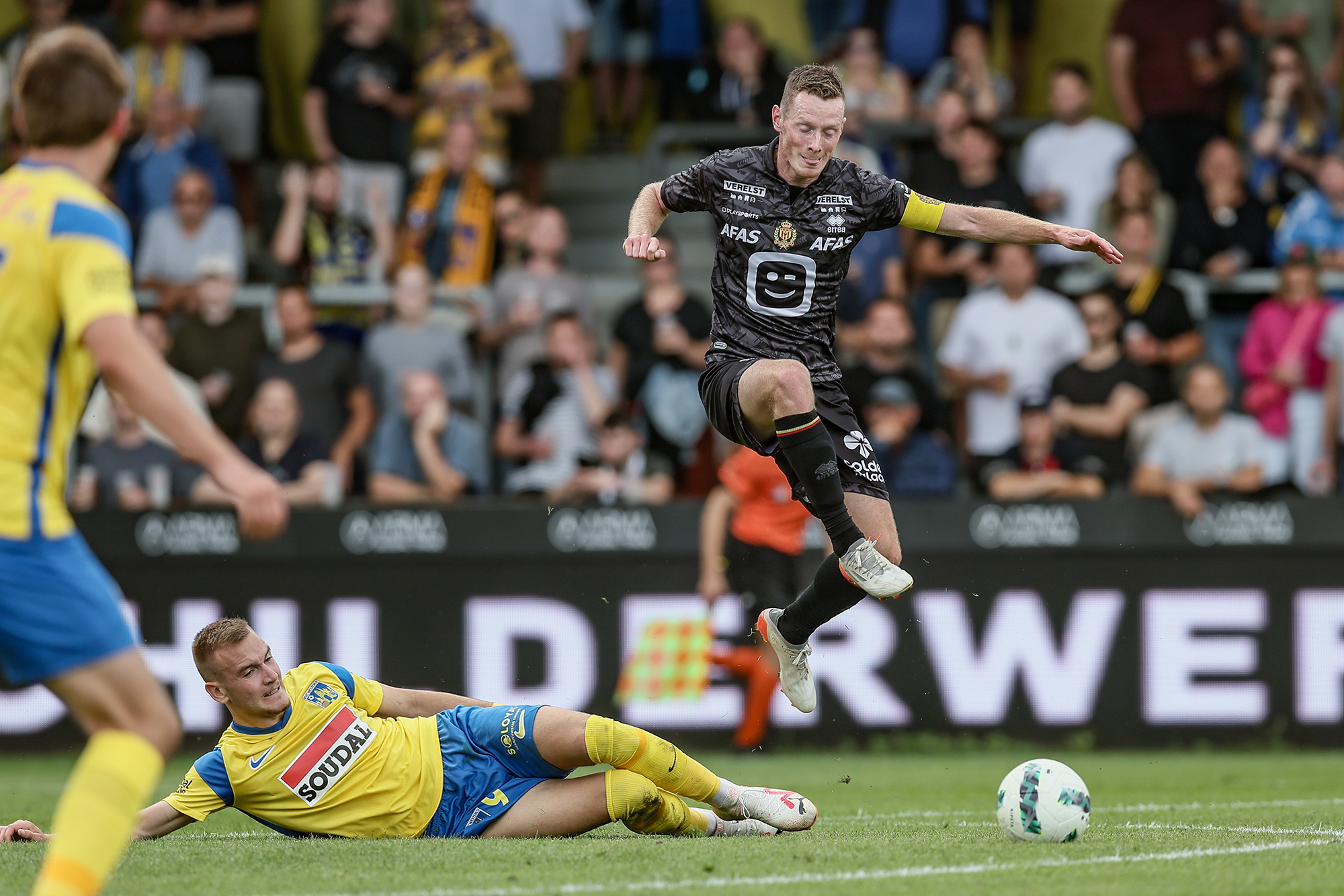 Matija Frigan (Westerlo) und Rob Schoofs (Mechelen) (Bild: Bruno Fahy/Belga)