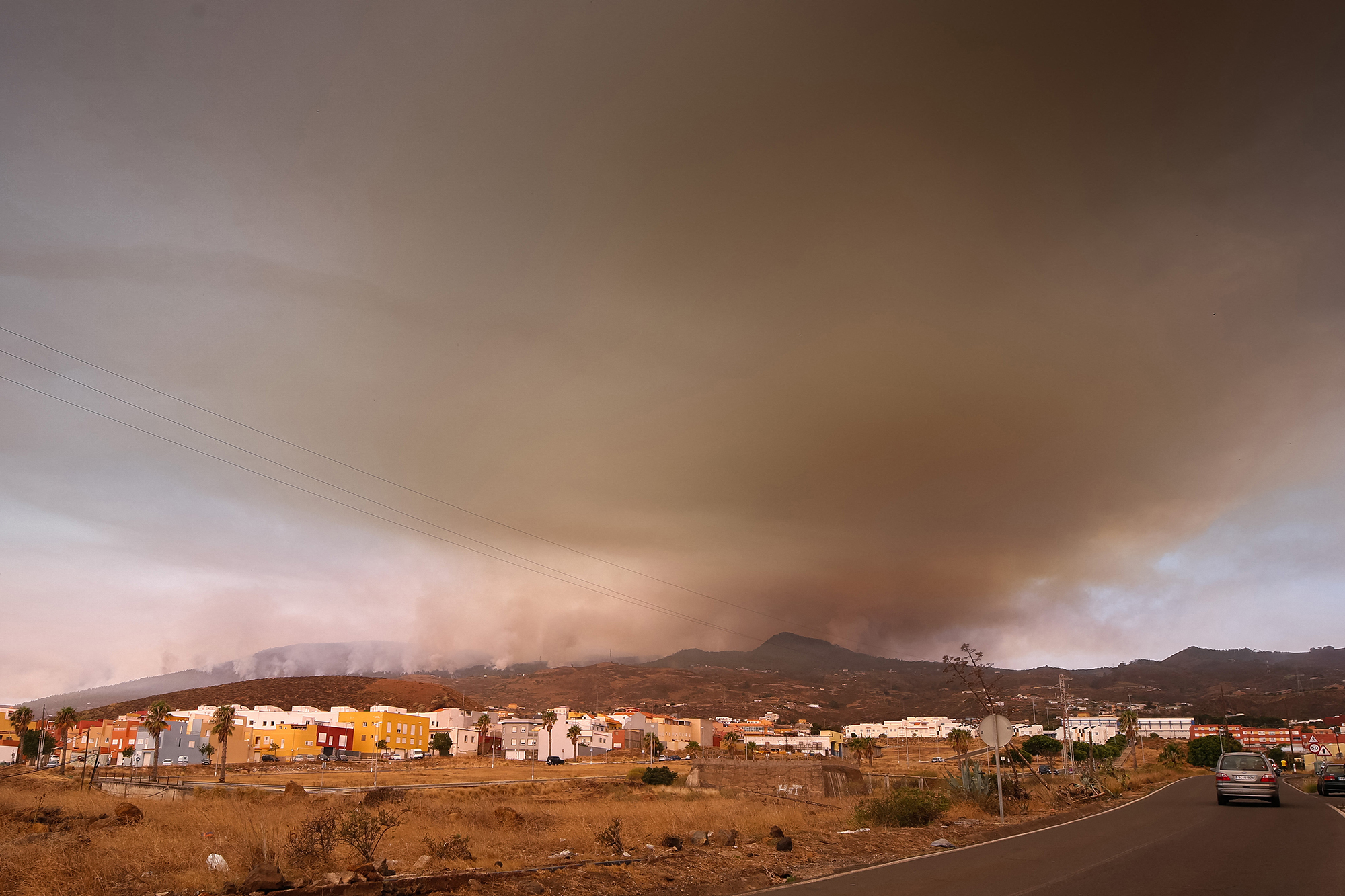Die Waldbrände wüten unter anderem in der Nähe von Candelaria (Bild: Desiree Martin/AFP)