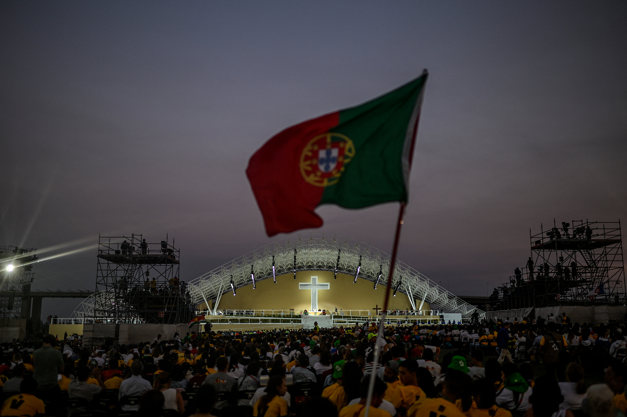 Gebetswache mit Papst Franziskus in Lissabon (Bild: Patricia De Melo Moreira/AFP)