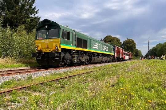Erster Zug zwischen Eupen und Raeren seit 2001 (Bild: Robin Emonts/BRF)