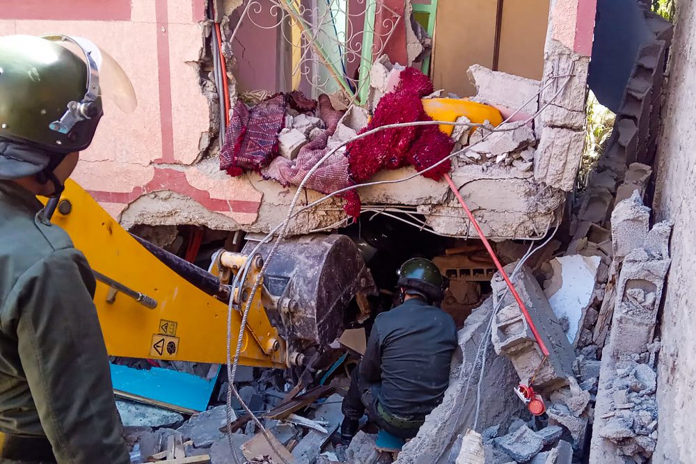 Bergungsarbeiten in Moulay Brahim in der Provinz Al Haouz (Bild: Fadel Senna/AFP)